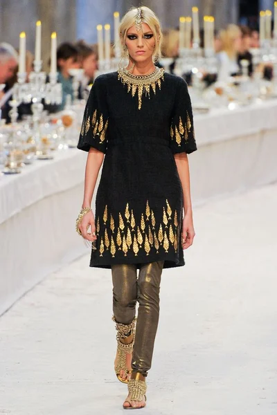 Look 28